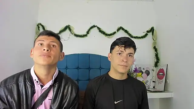 CoupleFire  online show from January 5, 6:11 pm