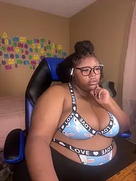 Snapshot of Chocolatebunnyxx96 chatting on June 14, 2:24 am Chocolatebunnyxx96 online show from June 14, 2:24 am