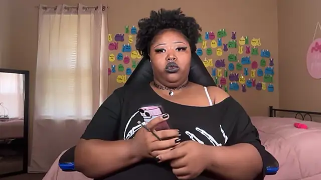 Snapshot of Chocolatebunnyxx96 chatting on June 24, 5:55 pm Chocolatebunnyxx96 online show from June 24, 5:55 pm