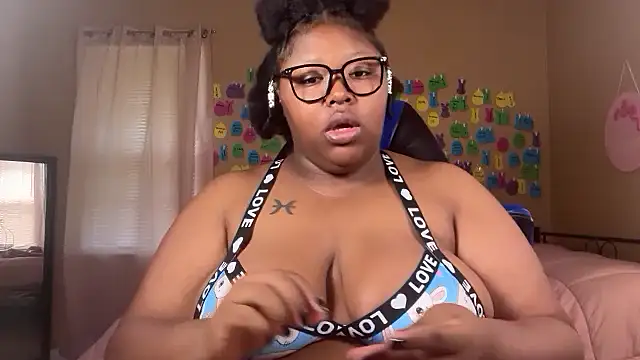 Snapshot of Chocolatebunnyxx96 chatting on June 13, 2:59 pm Chocolatebunnyxx96 online show from June 13, 2:59 pm