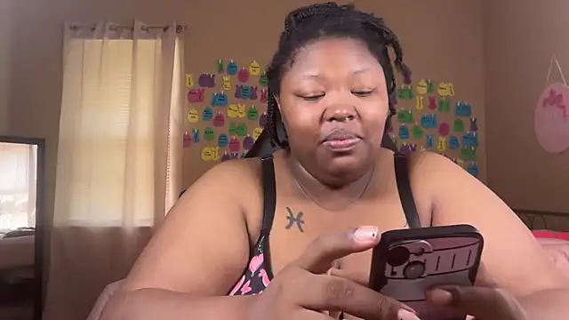 Snapshot of Chocolatebunnyxx96 chatting on July 4, 4:11 pm Chocolatebunnyxx96 online show from July 4, 4:11 pm