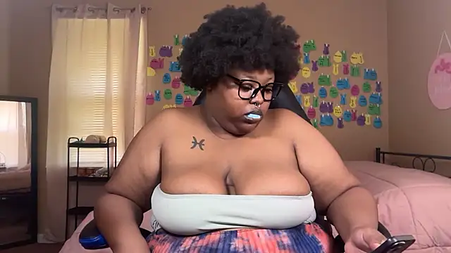 Snapshot of Chocolatebunnyxx96 chatting on July 10, 7:25 pm Chocolatebunnyxx96 online show from July 10, 7:25 pm