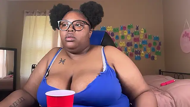 Chocolatebunnyxx96 online show from June 1, 9:36 pm