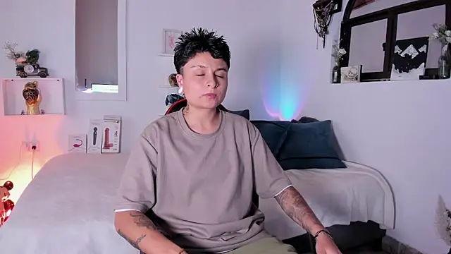 Zury Ramirez online show from February 7, 8:17 pm