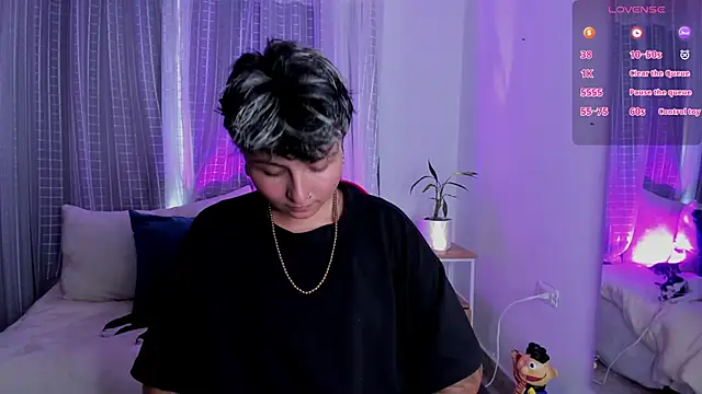 Zury Ramirez online show from April 1, 10:39 pm