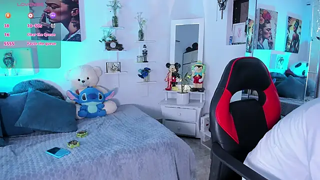 Zury Ramirez online show from January 10, 7:31 pm