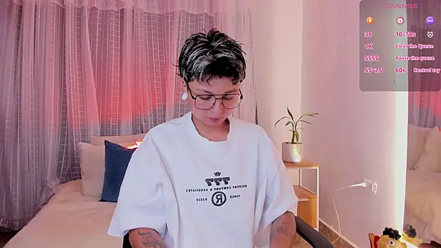 Zury Ramirez online show from April 2, 11:22 pm