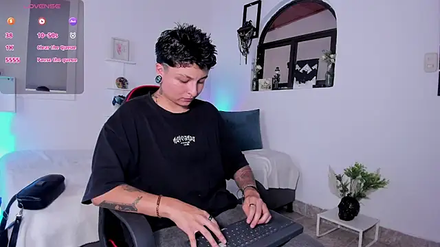 Zury Ramirez online show from February 5, 8:15 pm