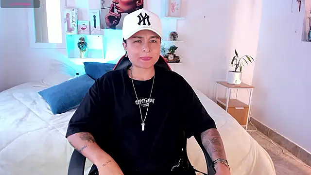 Zury Ramirez online show from March 14, 7:20 pm