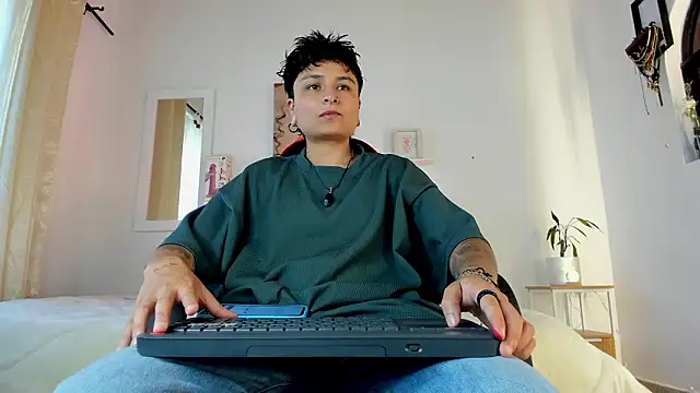 Zury Ramirez online show from March 13, 7:52 pm