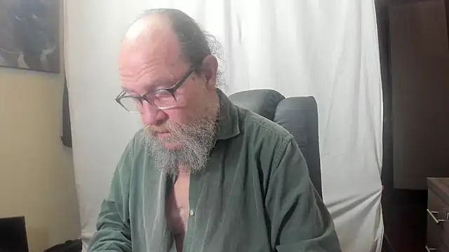 Uncle Hottie online show from January 6, 10:14 pm