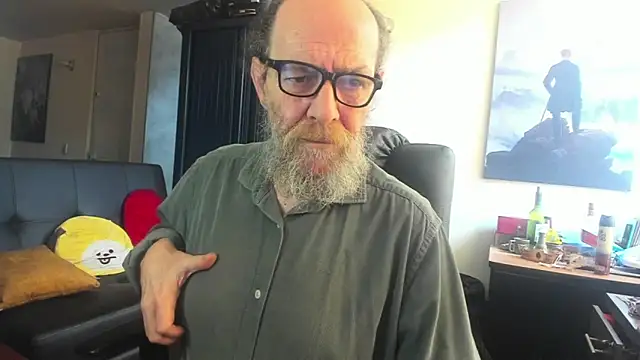 Uncle Hottie online show from June 1, 3:55 pm