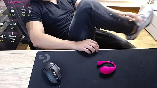 sensualman90 online show from May 18, 3:17 am