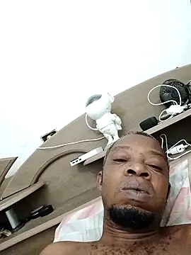 Negaomalinha1 online show from April 19, 9:43 am