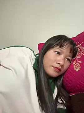 Snapshot of Suni-ii chatting on May 5, 3:20 am Suni-ii online show from May 5, 3:20 am