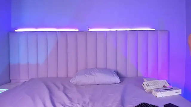 Denightjones online show from April 4, 3:13 am