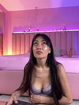 Denightjones online show from May 13, 8:05 pm
