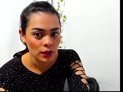 Snapshot of Antonella_Gomez22 chatting on May 7, 3:00 am Antonella Gomez22 online show from May 7, 3:00 am