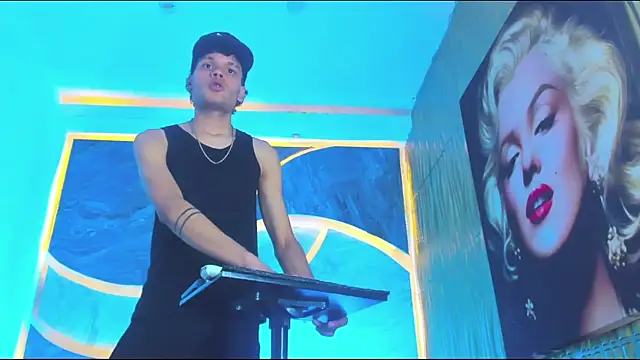 Snapshot of Lucas_hot_20 chatting on February 6, 6:09 am Lucas hot 20 online show from February 6, 6:09 am