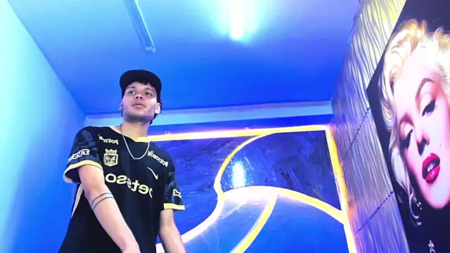 Snapshot of Lucas_hot_20 chatting on February 9, 1:31 pm Lucas hot 20 online show from February 9, 1:31 pm