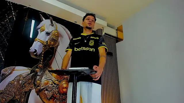 Snapshot of Lucas_hot_20 chatting on March 4, 11:51 am Lucas hot 20 online show from March 4, 11:51 am