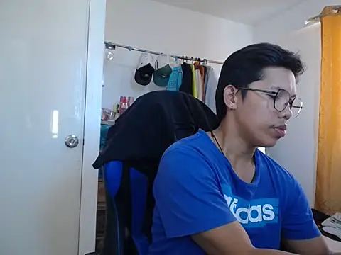 holly oreo online show from June 21, 2:17 am