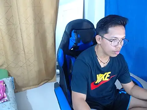 holly oreo online show from July 20, 10:39 am