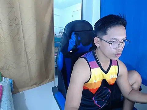 holly oreo online show from July 14, 10:21 am
