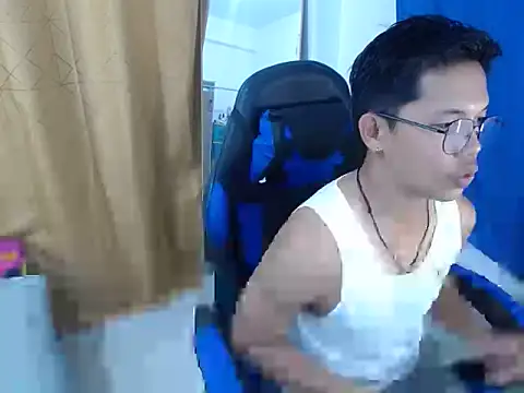 holly oreo online show from August 1, 12:47 pm