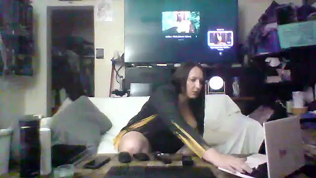 Snapshot of BRUNETTE4U chatting on June 27, 11:27 am BRUNETTE4U online show from June 27, 11:27 am