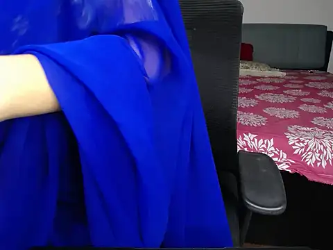 Hotty Mini online show from February 5, 4:25 pm