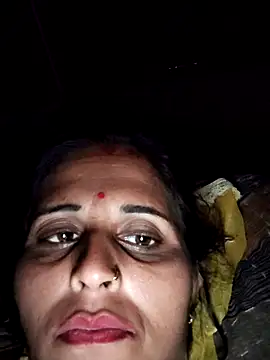 Snapshot of Bhavna8080 chatting on June 19, 10:58 pm Bhavna8080 online show from June 19, 10:58 pm