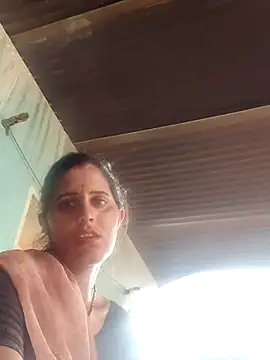 Snapshot of Bhavna8080 chatting on July 17, 10:23 am Bhavna8080 online show from July 17, 10:23 am