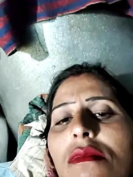 Snapshot of Bhavna8080 chatting on July 9, 12:33 am Bhavna8080 online show from July 9, 12:33 am