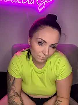 InkedCurly L online show from January 10, 8:37 pm