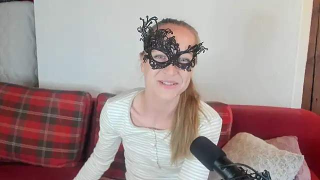 Snapshot of SexyMarlen4u chatting on January 16, 2:08 pm SexyMarlen4u online show from January 16, 2:08 pm