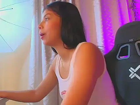 Snapshot of Susancutte chatting on February 14, 3:07 am Susancutte online show from February 14, 3:07 am