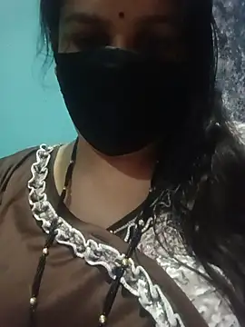 Snapshot of 01Roshani chatting on June 27, 7:58 am 01Roshani online show from June 27, 7:58 am