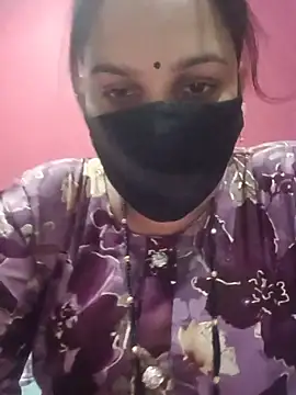 Snapshot of 01Roshani chatting on June 15, 9:09 am 01Roshani online show from June 15, 9:09 am