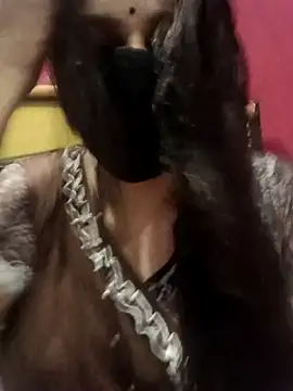 Snapshot of 01Roshani chatting on June 16, 9:42 am 01Roshani online show from June 16, 9:42 am