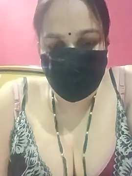 Snapshot of 01Roshani chatting on June 18, 9:08 am 01Roshani online show from June 18, 9:08 am