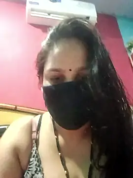 Snapshot of 01Roshani chatting on June 10, 9:43 am 01Roshani online show from June 10, 9:43 am