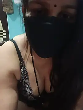 Snapshot of 01Roshani chatting on June 24, 9:08 am 01Roshani online show from June 24, 9:08 am