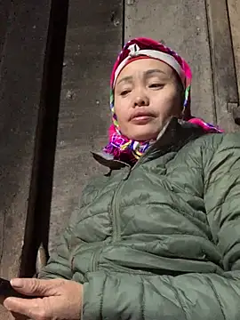 Snapshot of hinicky-0 chatting on January 7, 2:11 pm hinicky-0 online show from January 7, 2:11 pm