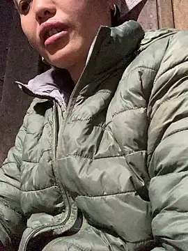 hinicky-0 online show from February 8, 1:42 pm