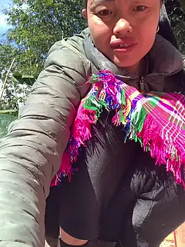 Snapshot of hinicky-0 chatting on January 9, 2:40 am hinicky-0 online show from January 9, 2:40 am