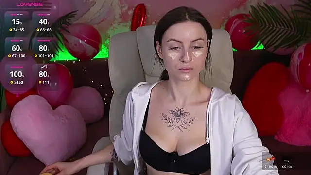 AlexaFleur online show from February 13, 6:57 am