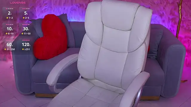 AlexaFleur online show from February 25, 2:17 pm