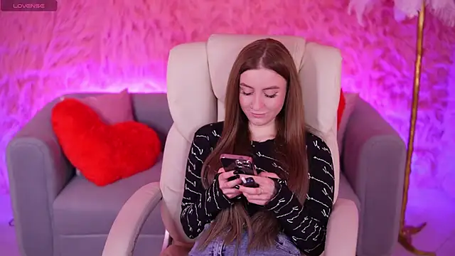 AlexaFleur online show from March 6, 7:58 am