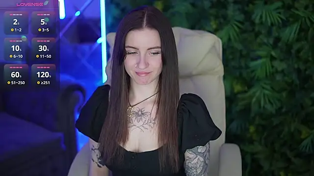 AlexaFleur online show from May 17, 7:03 pm